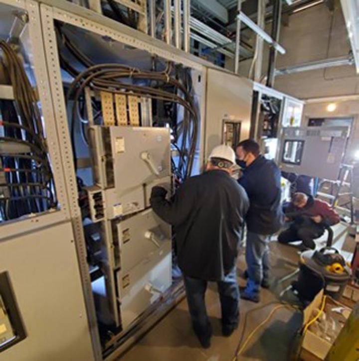 Entretien préventif des équipements électriques à Laval