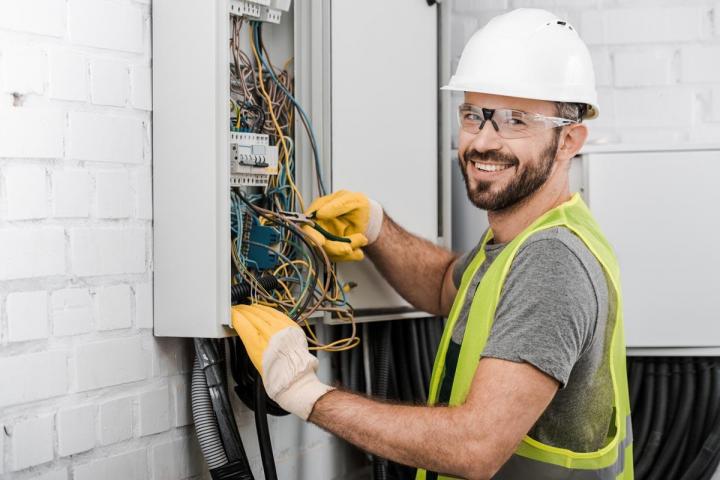 Electrician on duty Laval